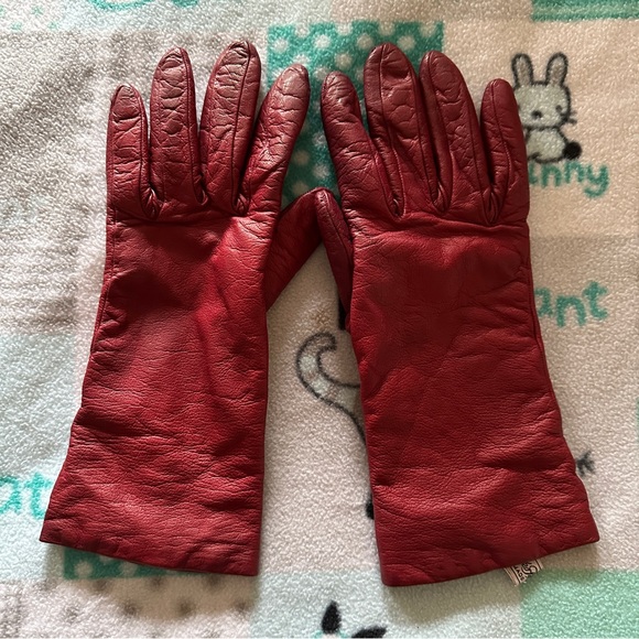 Saks Fifth Avenue dark red leather gloves - Picture 3 of 3